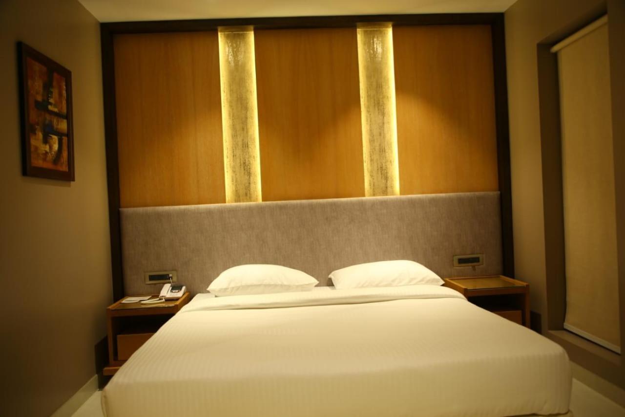 Hotel Rajmahal Moradabad Esterno foto