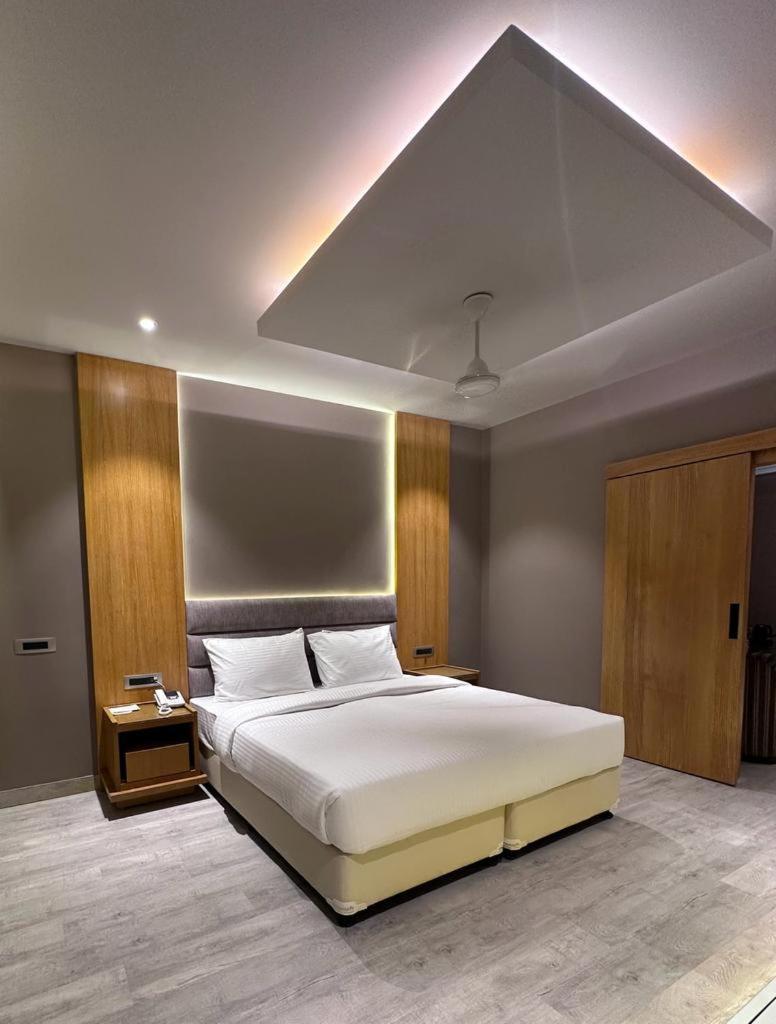 Hotel Rajmahal Moradabad Esterno foto