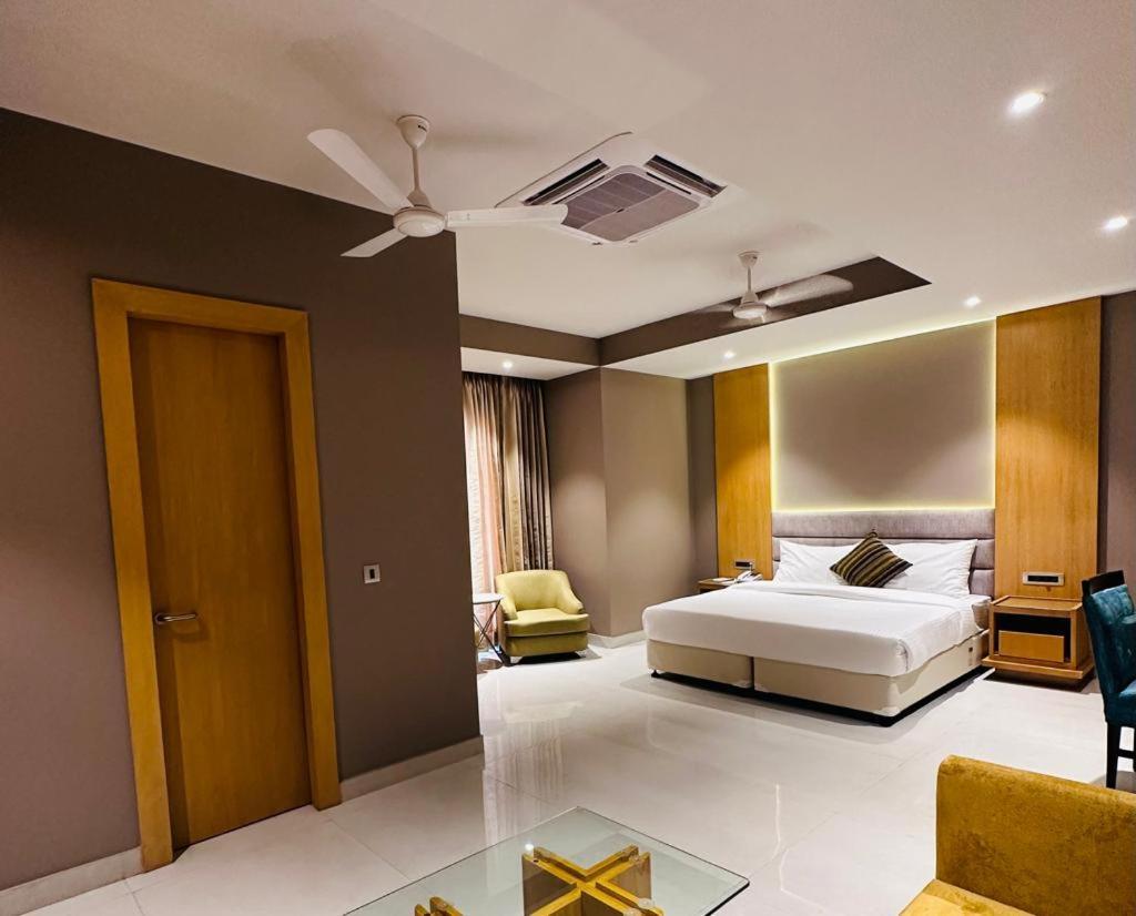 Hotel Rajmahal Moradabad Esterno foto