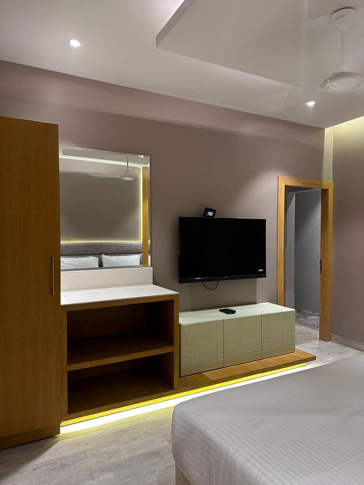 Hotel Rajmahal Moradabad Esterno foto